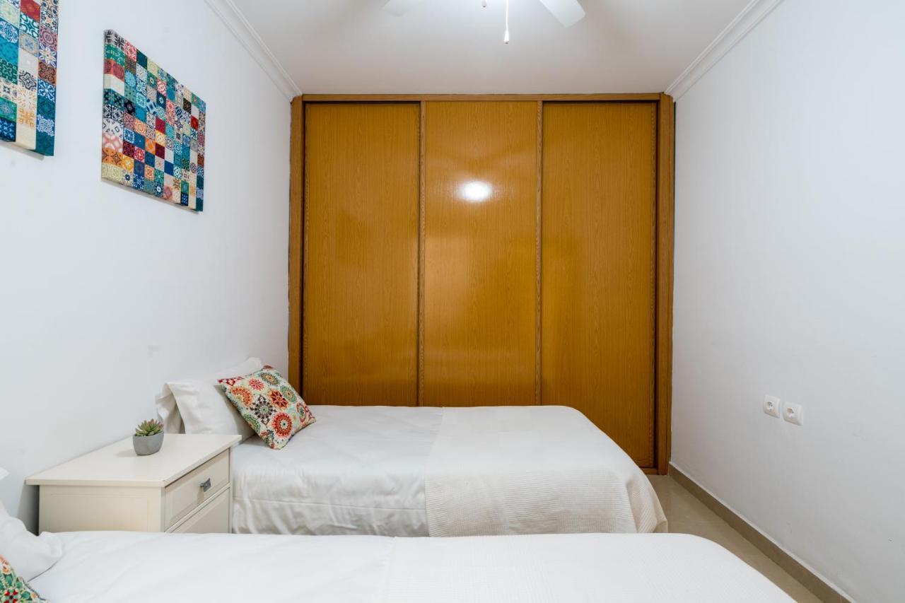 Ferienwohnung Holi-Rent Salado Sevilla Exterior foto